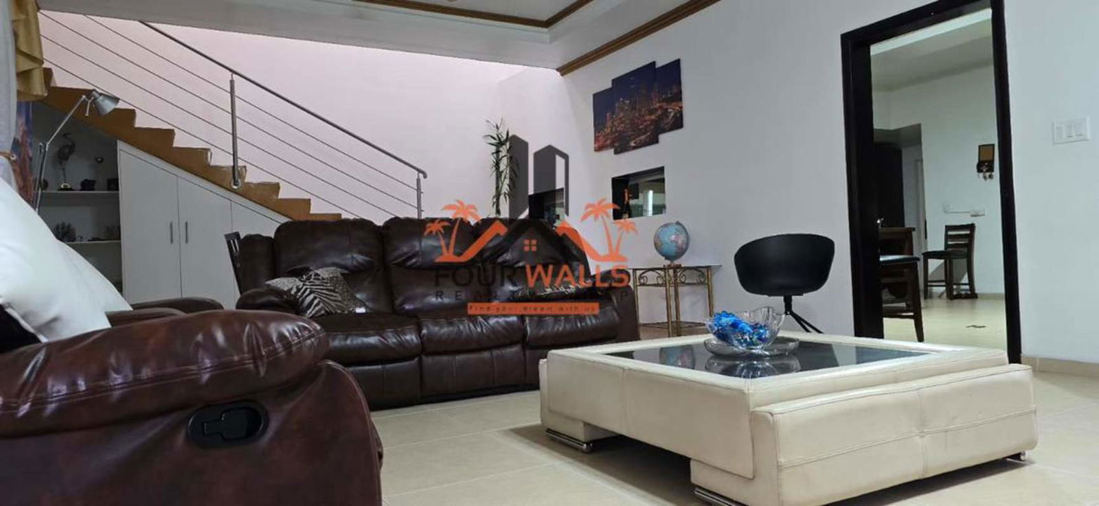 Spacious kitchen with stainless steel appliances and dining space in Altos del Country Condado del Rey