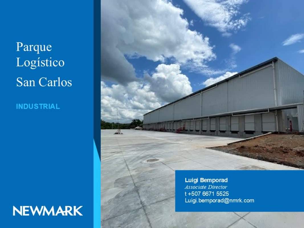 Industrial warehouse exterior with multiple loading docks at Parque Logístico San Carlos Panama