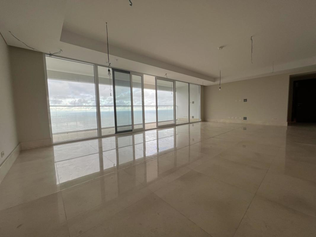Contemporary bathroom with marble finishes PH Ocean Sky Panama