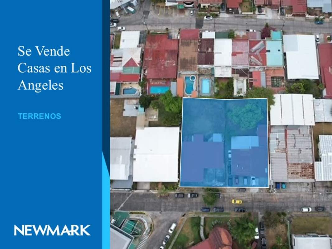 Aerial overview of spacious residential property in Los Angeles Panama with boundary highlighted