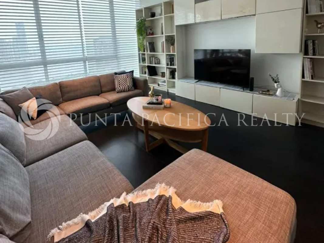 Modern living room with skyline and ocean views in PH Marina Park Panama City