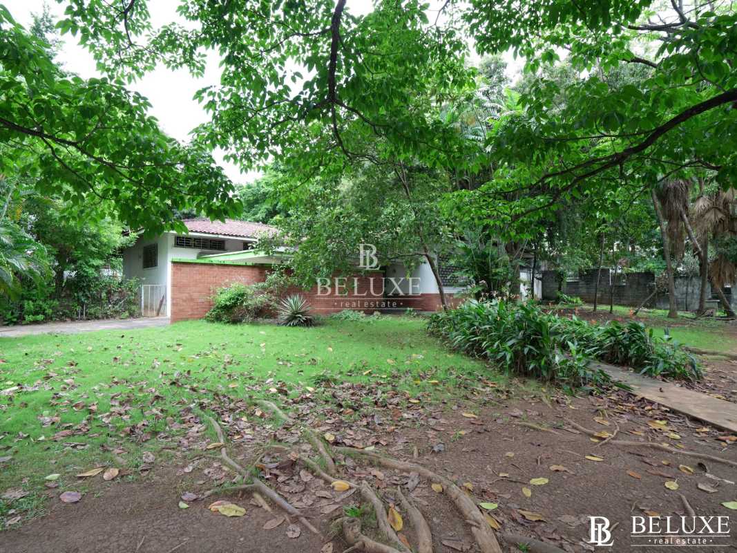 Urban lot suited for commercial mixed project sale Obarrio area Panama