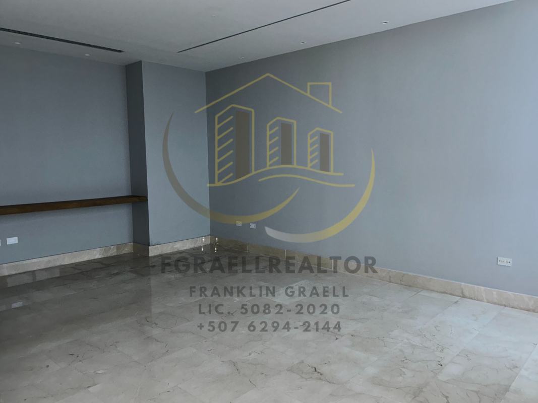 Spacious dining room in luxury apartment with marble flooring PH Torre Panorama Coco del Mar Panama