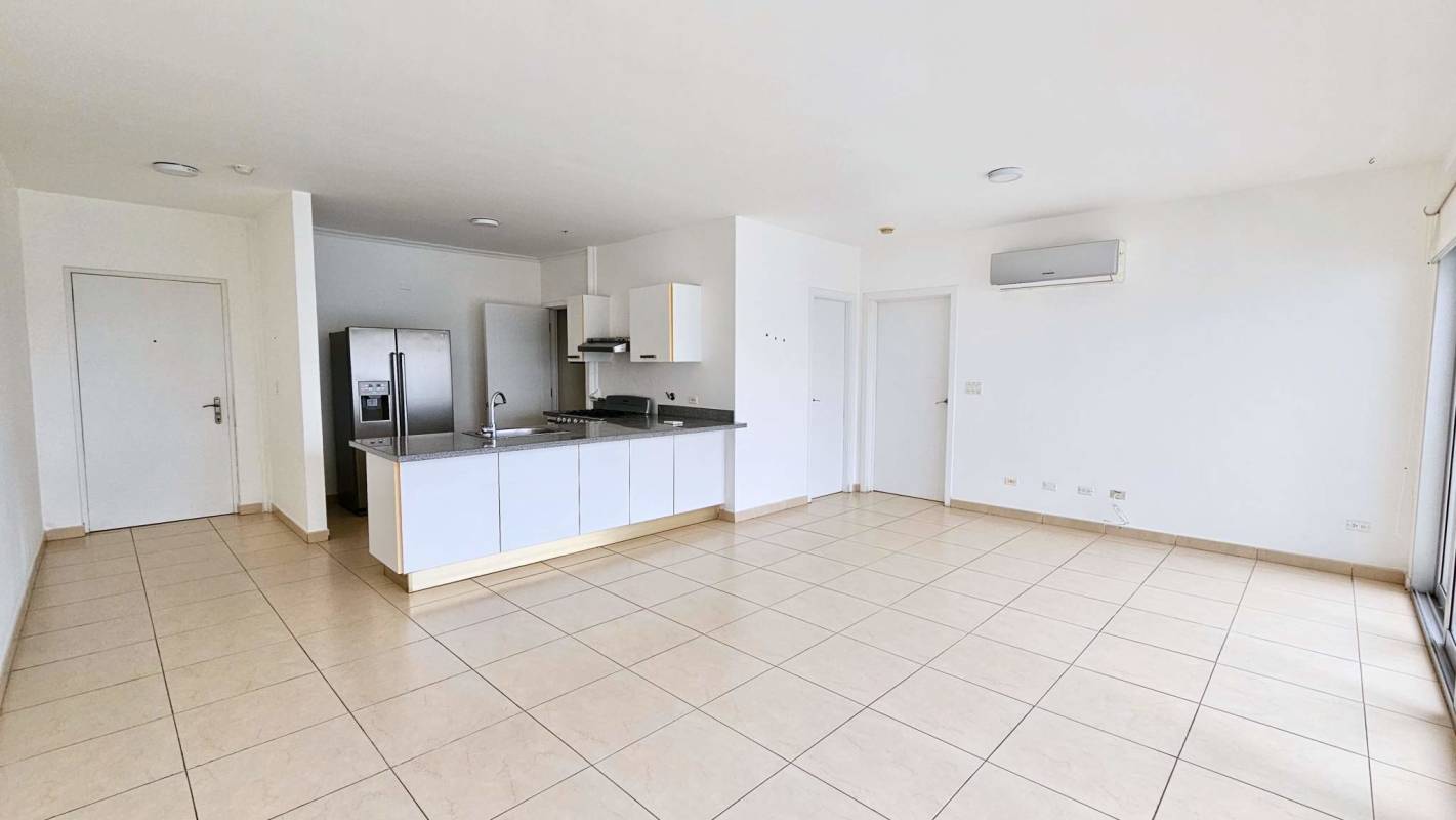 Furnished master bedroom with walk-in closet and ocean view in PH BICSA Tower Panama