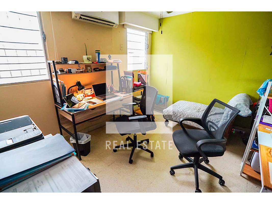 Flexible office bedroom combo with AC and large windows Altos del Golf Panama