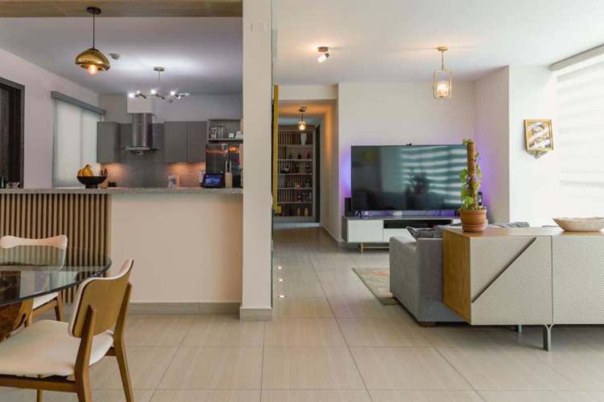 Fully equipped modern kitchen with granite counters PH Asia Costa del Este