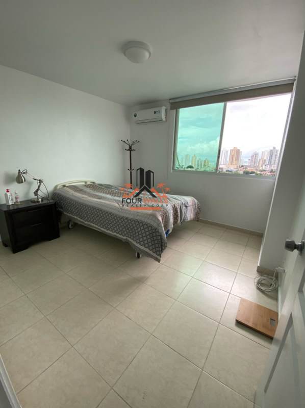 Balcony with seating area overlooking Panama City skyline in PH Terrazas de Miraflores Betania