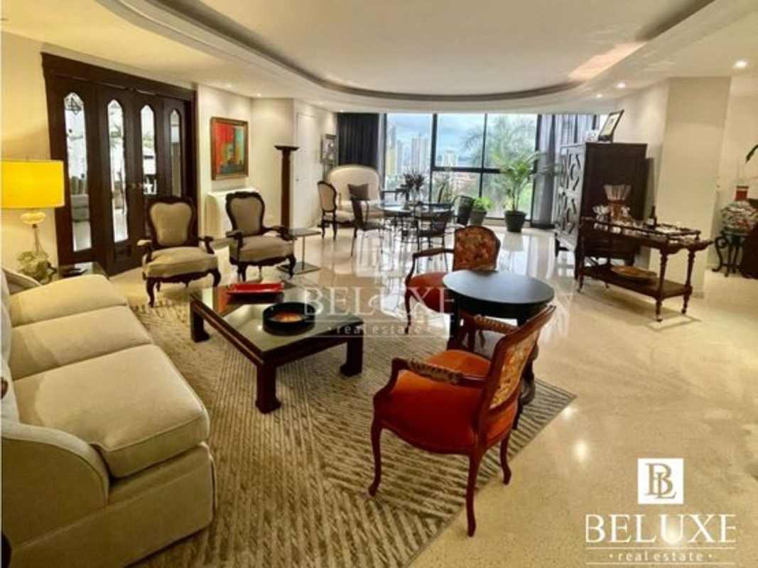 Spacious living and dining space with panoramic city view and classic decor in Torre La Cresta Panama City