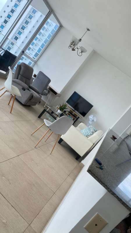 Balcony with dining area and sea views PH Vista Balboa Panama City