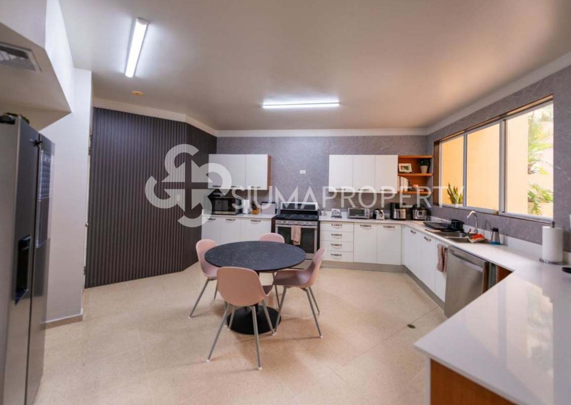 Large outdoor terrace perfect for entertaining with city views El Cangrejo Panama