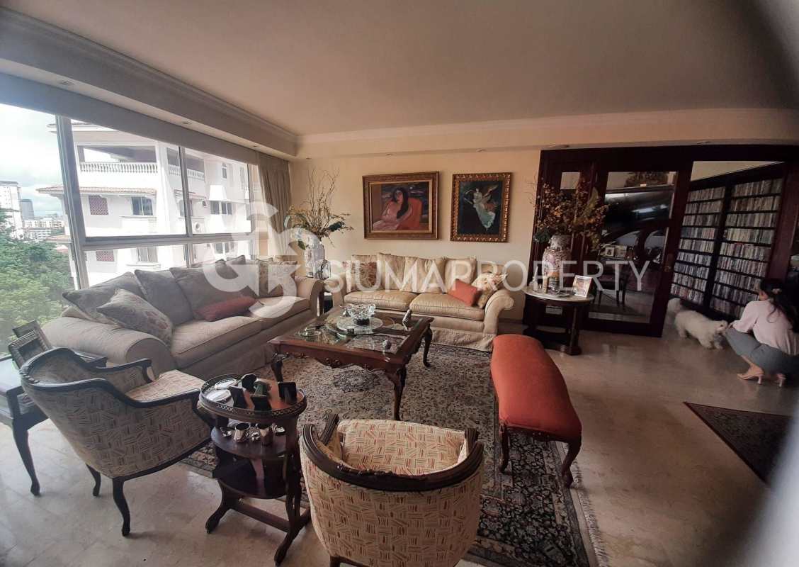 Modern kitchen white cabinets granite countertop breakfast area PH Torres de la Cresta La Cresta Panama City