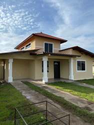 3BR 2BA House with Yard in La Reserva Santiago