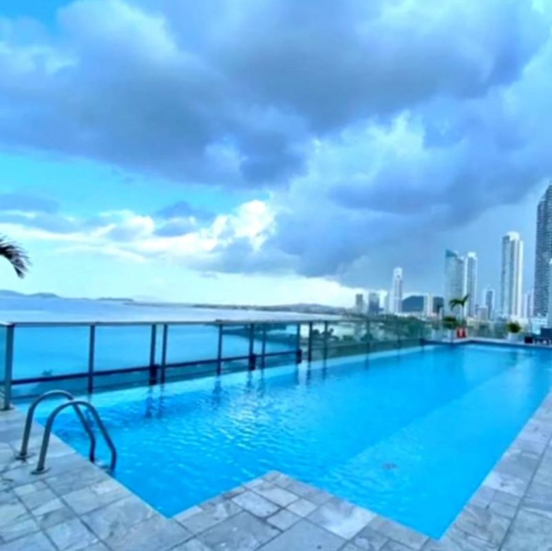 Luxury 2BR Apartment Ocean Views at PH Water on the Bay