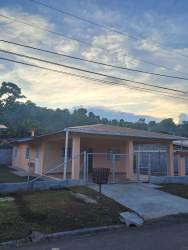 Bright living room with ceramic tiles, white walls and natural light in Guadalupe La Doradilla La Chorrera