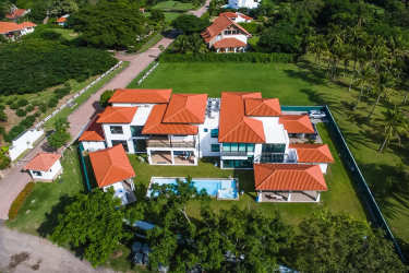 Bright open-plan living and dining space in luxury beach villa Punta Barco Coronado Panama