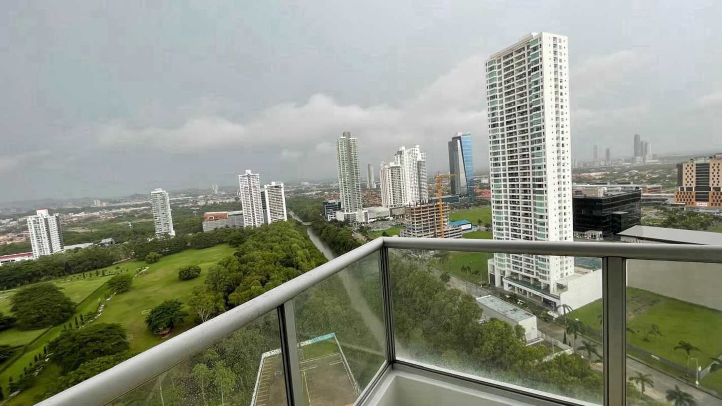 Internal laundry area with washer dryer connections PH Riverside Costa del Este