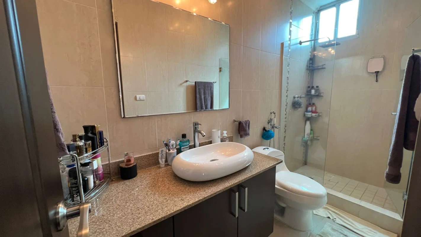 Large bedroom with closet, air conditioning, modern decor, PH Pacific Sun Punta Pacifica Panama