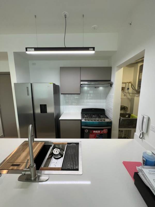 Spacious bedroom with blackout blinds, air conditioning, built-in closet in PH Urbana Obarrio Panama