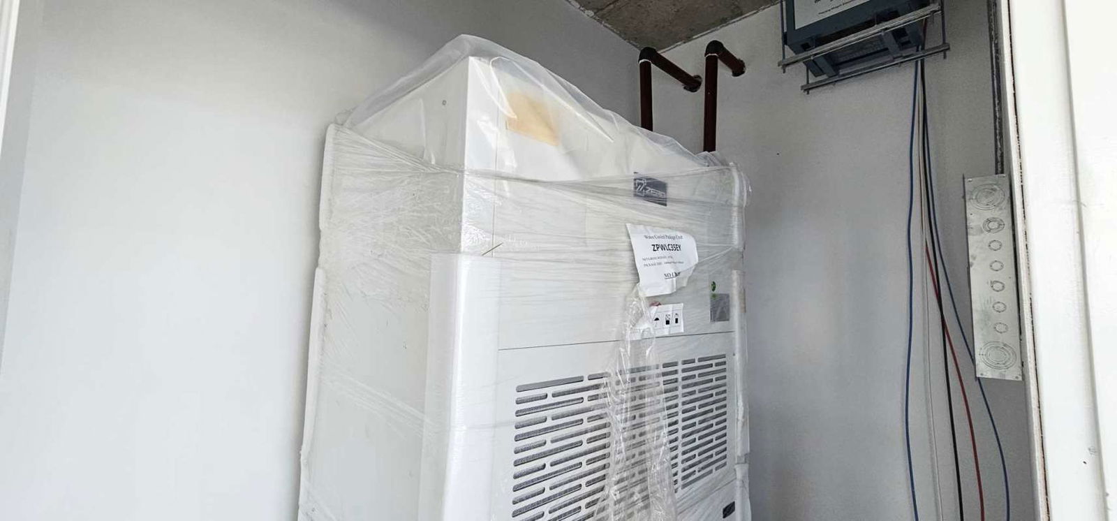 Open plan office with wrap-around panoramic views from Sortis Business Tower in financial district Panama