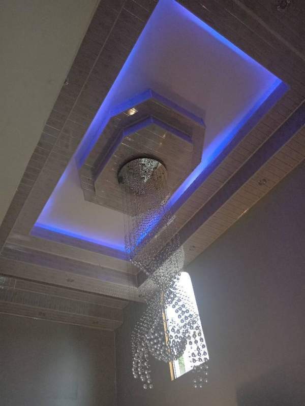 Spacious bedroom with split AC, balcony access and city view in Bosques de las Cibeles