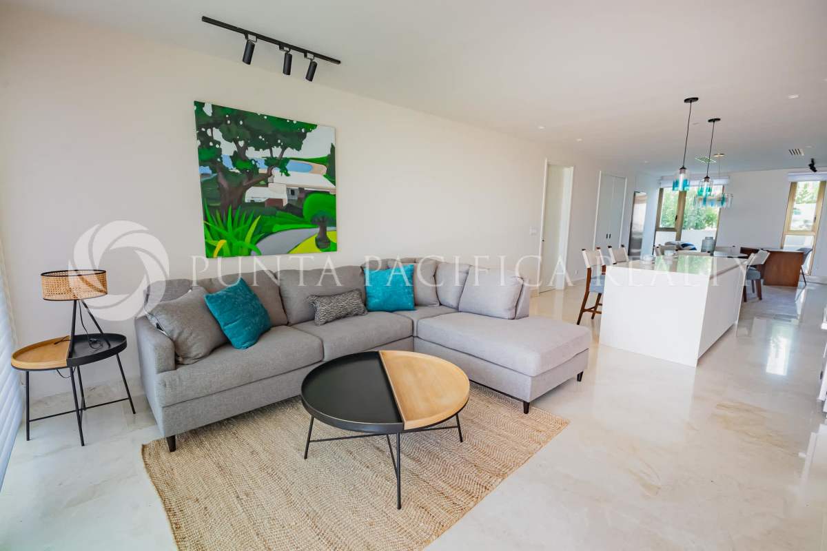 Contemporary kitchen with island and premium appliances in Seascape Tower Ocean Reef Panama City