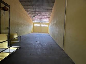 Empty industrial warehouse suitable for commercial storage in Colon Free Zone