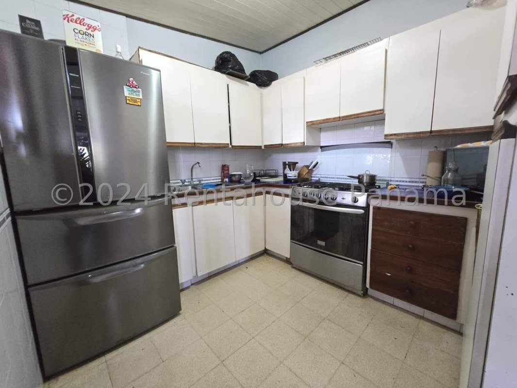 Bedroom featuring walk-in closet, window with bars, air conditioning in Hato Pintado detached house Panama City