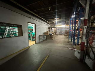 Warehouse for Rent in 24 de Diciembre - 0 bedrooms