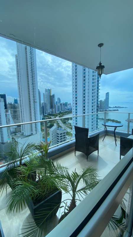 Seaview 2BR Condo PH Vista Balboa Avenida Balboa