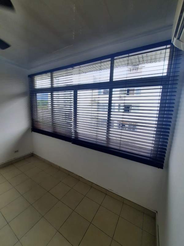 Small enclosed balcony with windows blinds AC PH Roca Park Panama