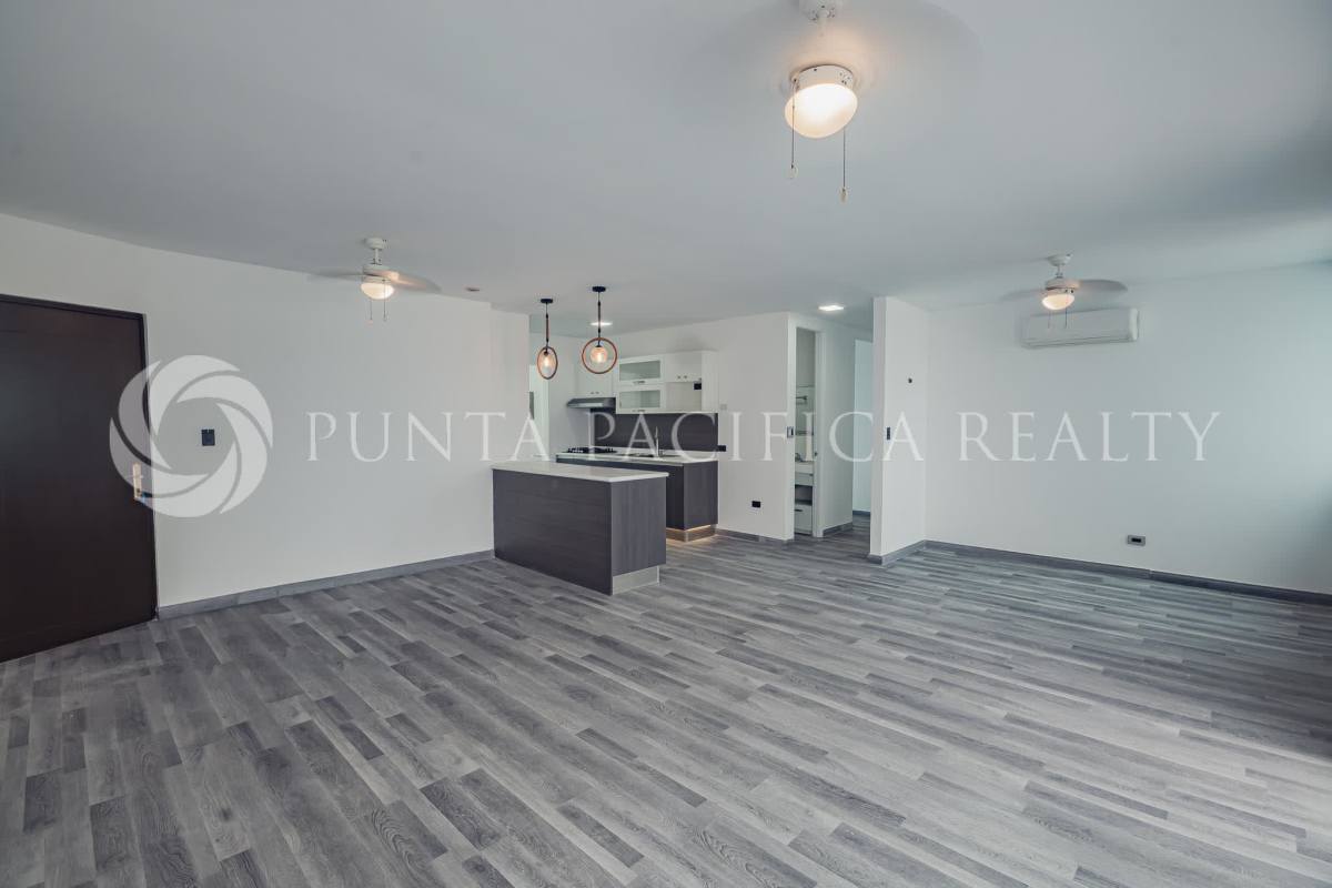 Modern kitchen with built-in stove, granite countertop in Marquis Tower apartment Panama