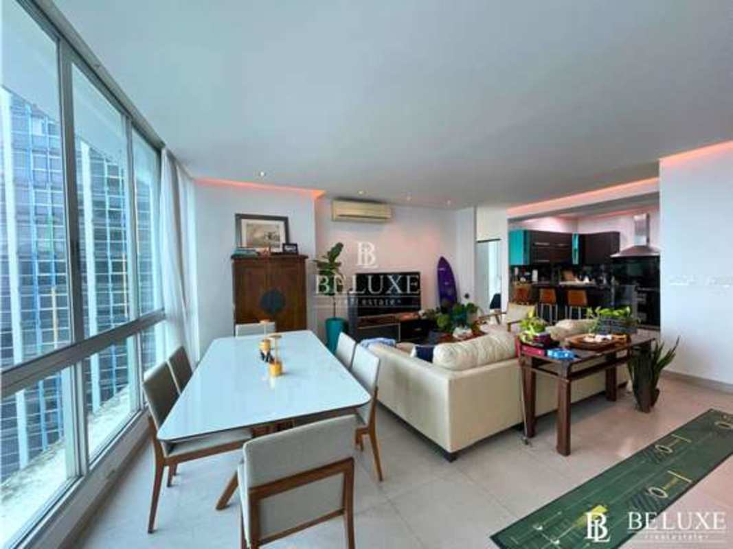 Open-layout dining room with ocean and city views PH Marina Park Bella Vista Panama