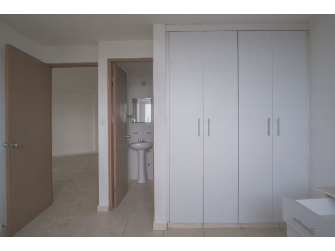 Small utility/laundry room with windows in apartment PH Llano Bonito Panama