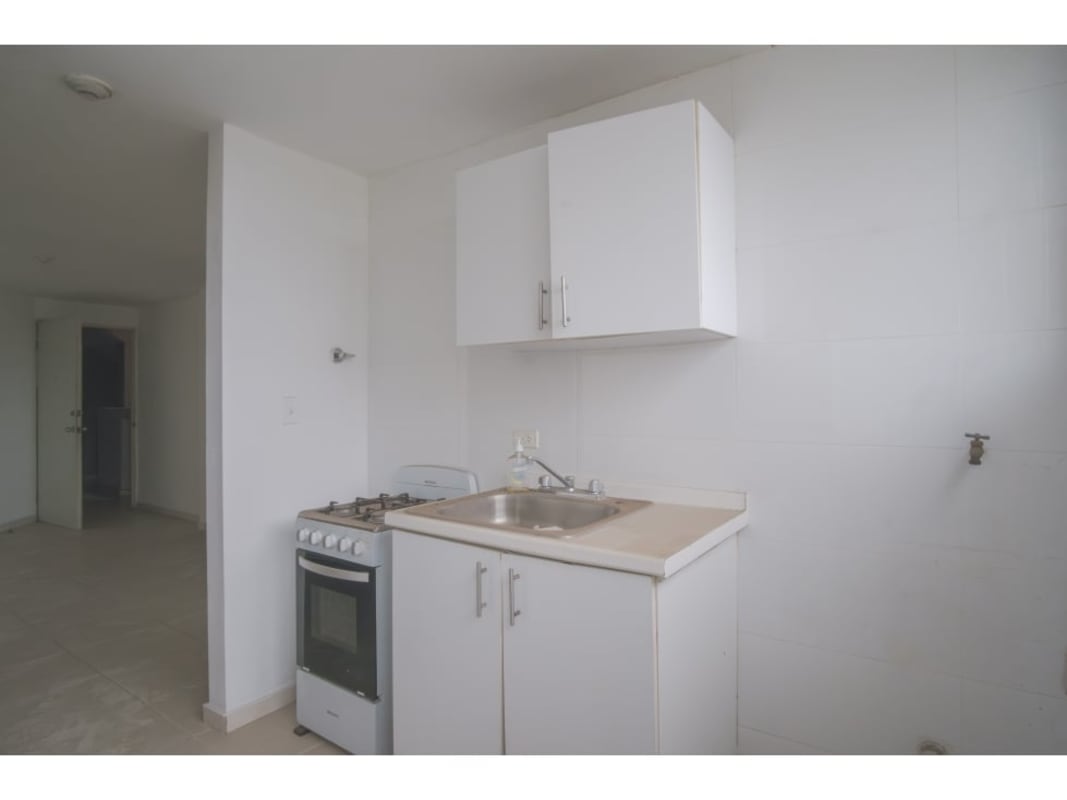 Entryway and open hallway in Panama foreclosure apartment PH Llano Bonito