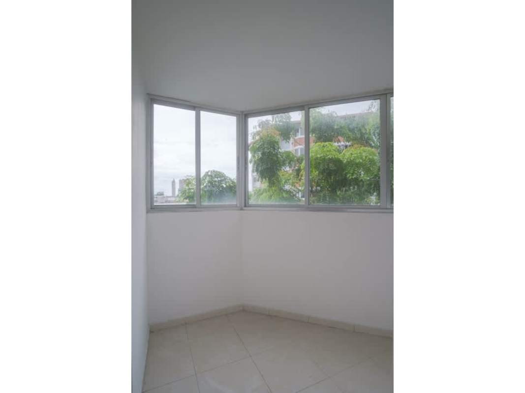 Laundry or enclosed balcony with panoramic windows PH Llano Bonito, Juan Díaz, Panama