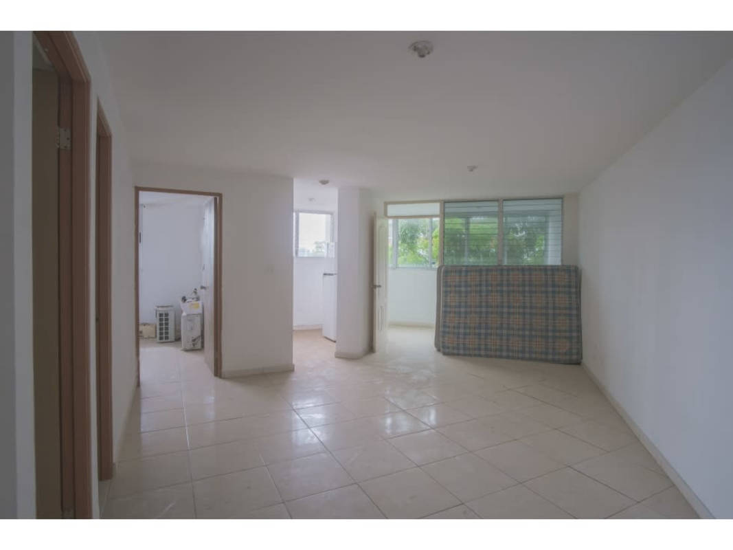 Sunroom or enclosed balcony with large windows in PH Llano Bonito Panama