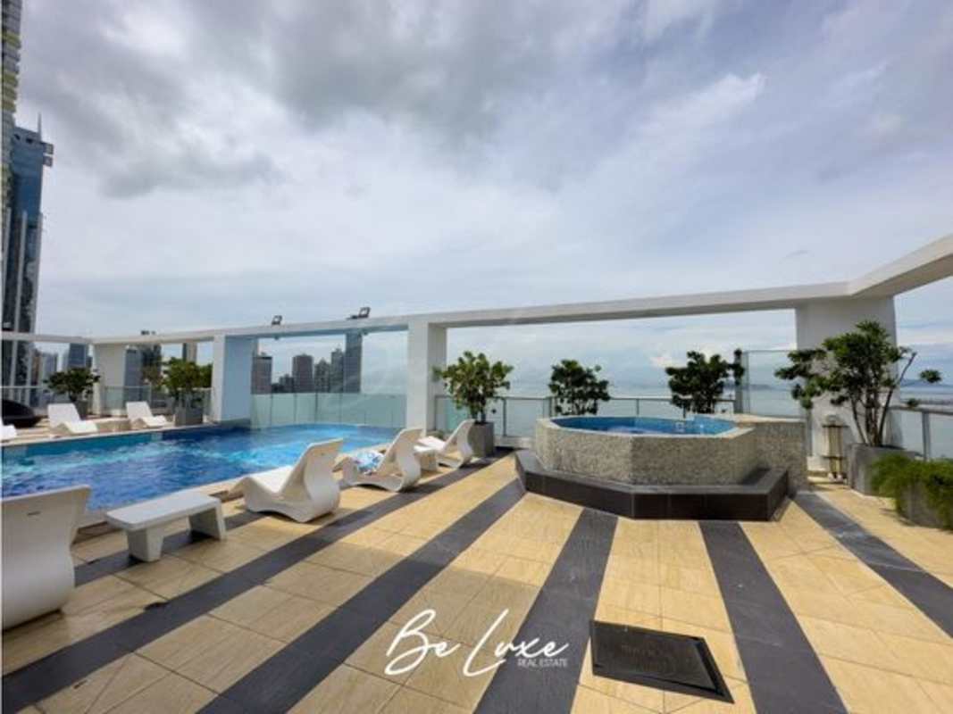 Rooftop garden terrace with ocean view at PH Villa del Mar Avenida Balboa Panama City