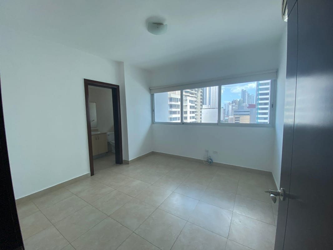 Spacious master bedroom with large windows city views ensuite bathroom PH Marabierto Marbella Panama City