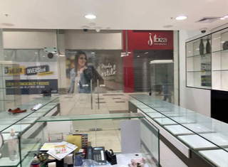 Commercial Retail Space for Rent in 24 de Diciembre - 0 bedrooms