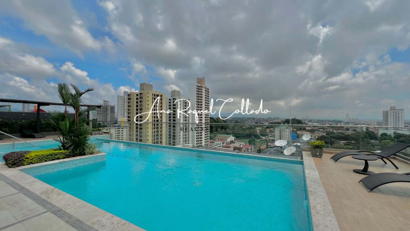 Infinity rooftop pool with city skyline view in PH Hato Pintado Panama