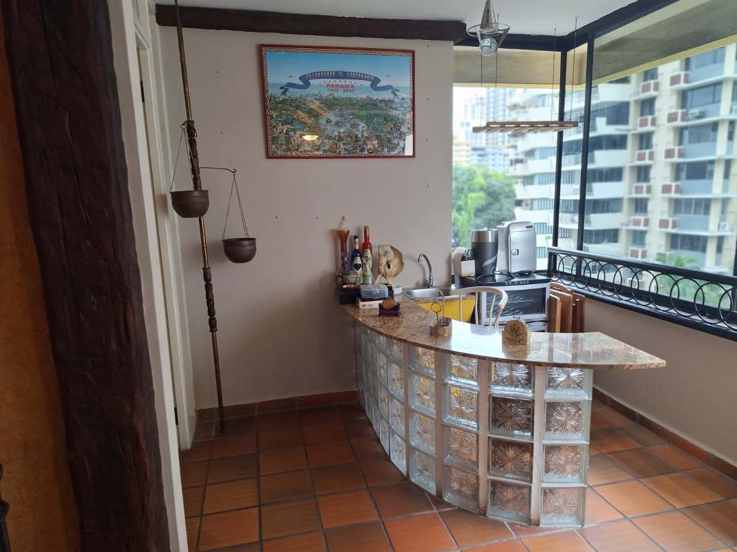 Bedroom with window city views, ceiling fan, AC unit in PH Terrazas de Obarrio rental