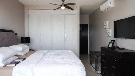 Master bedroom with panoramic ocean view, WiFi AC, Bali blinds PH Ocean Waves