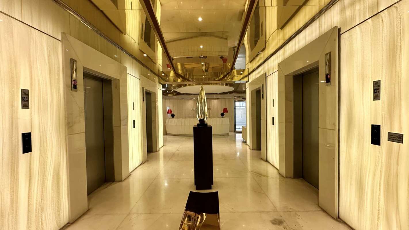 Double height marble lobby with modern design at Prime Time Tower Costa del Este