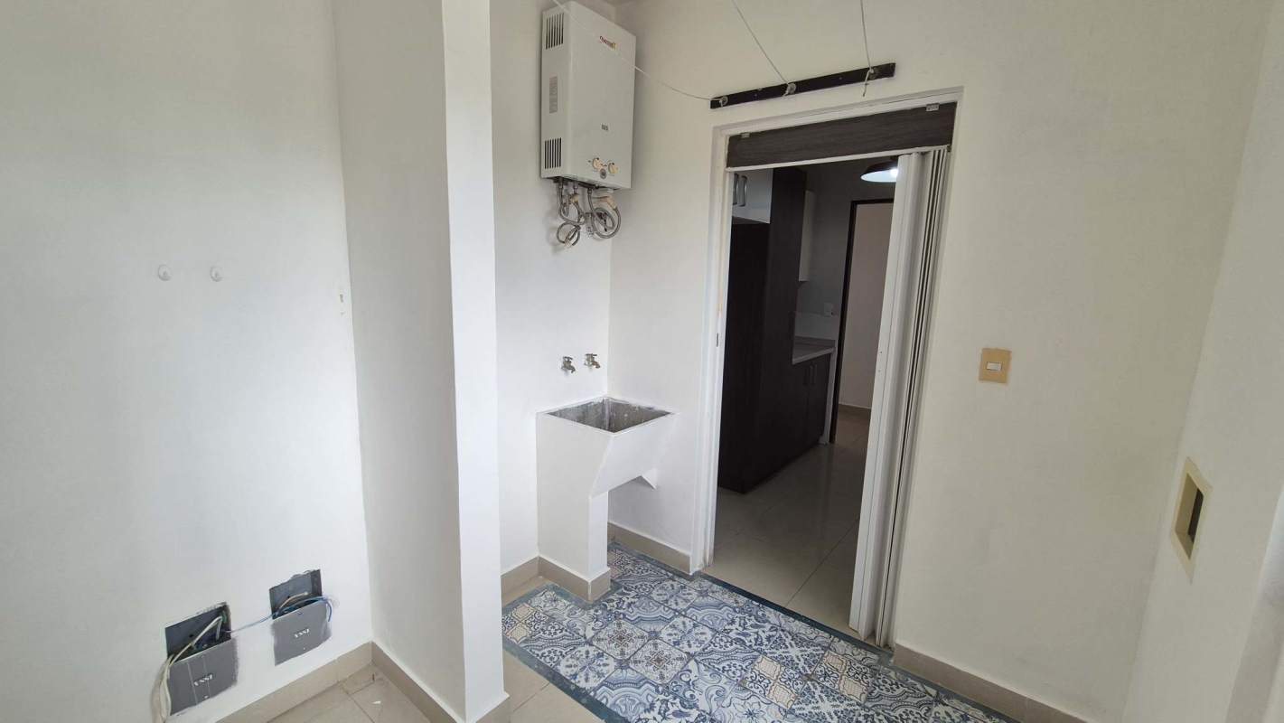 Bedroom with large window, city view, split AC, built-in wardrobe in PH Window Tower San Francisco