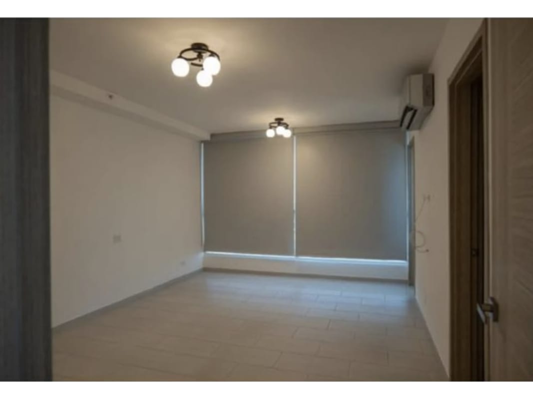 Bedroom with panoramic windows, built-in closet, AC, PH The Towers Residences Panama City