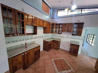 House for Sale in Las Cumbres - 4 bedrooms