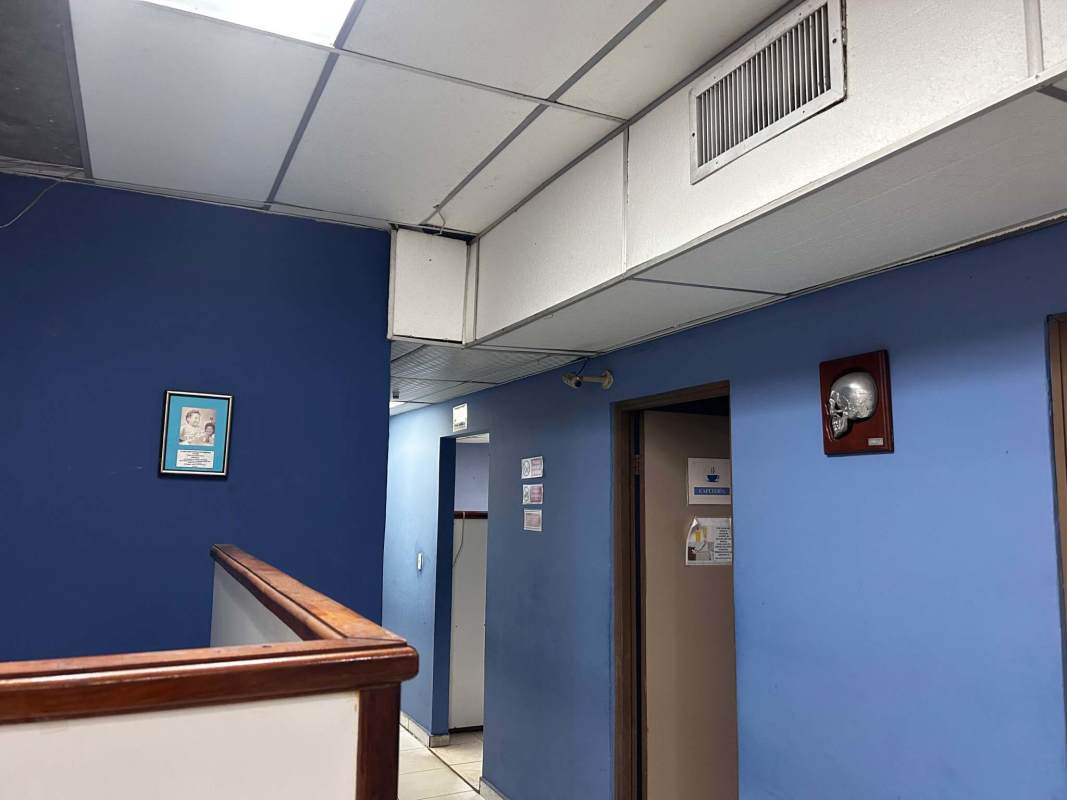 Internal storage warehouses and depot zones in commercial property for sale in Panama