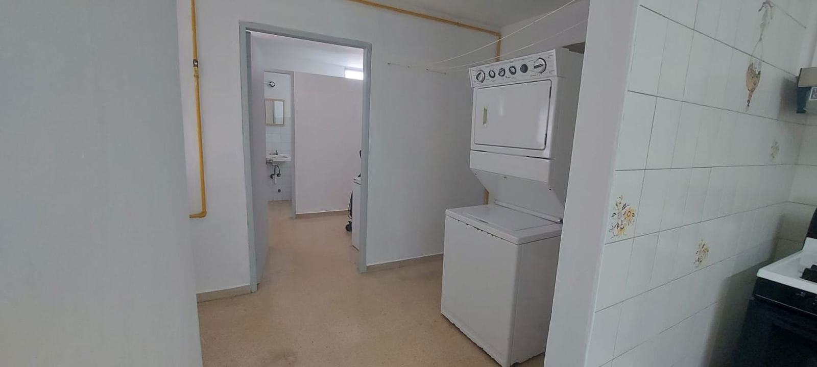 Large 3BR 3.5BA Apartment with Balcony in Marbella PH La Concha