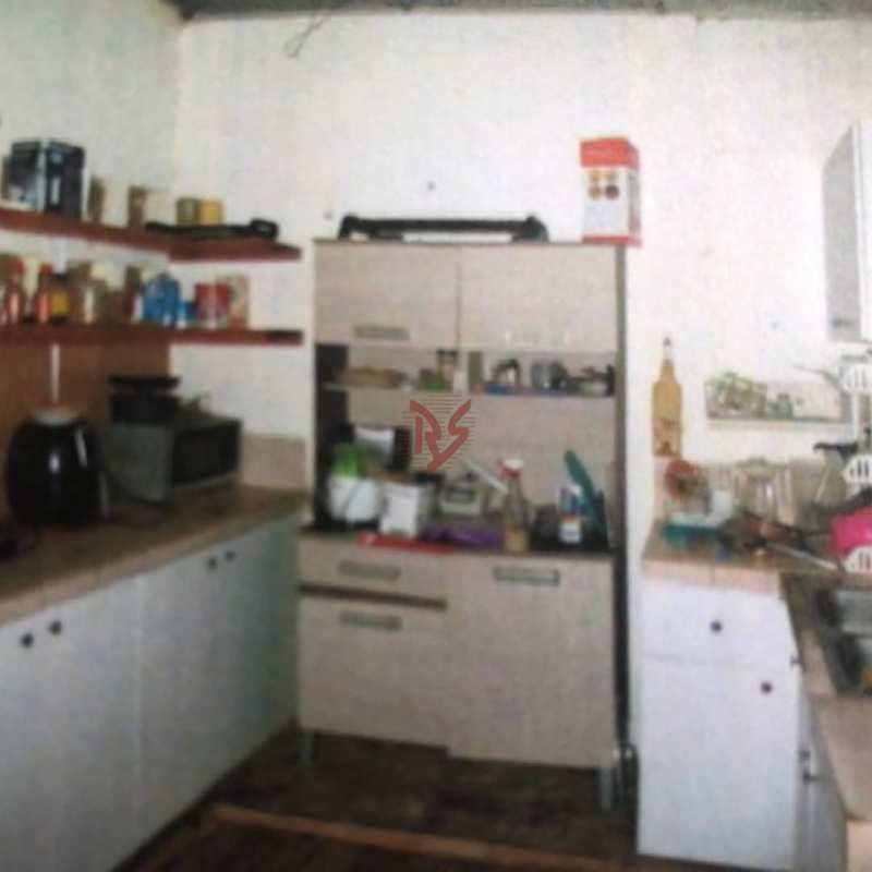 Basic kitchen setup with shelves, countertop appliances Nueva Concepción Panama