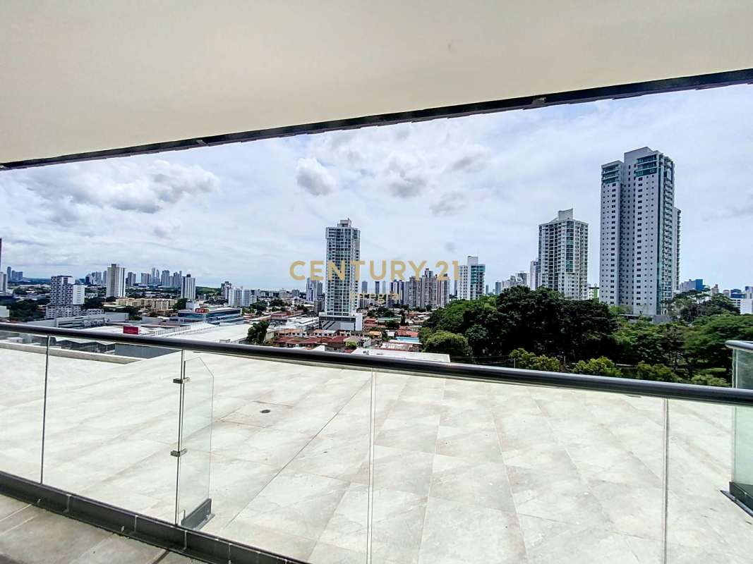 Rooftop swimming pool overlooking Panama City in PH Bella Veduta Hato Pintado
